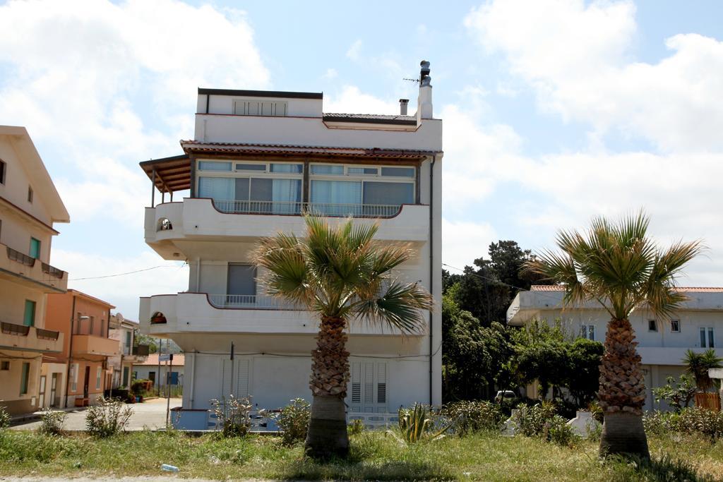 Vacanze Al Mare Patrizia'S Sweet Home Terme Vigliatore Bilik gambar
