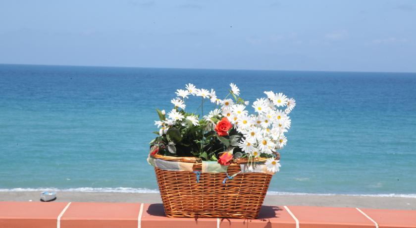 Vacanze Al Mare Patrizia'S Sweet Home Terme Vigliatore Bilik gambar